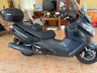 Sym Maxsym 400i Moto Scooter Negra con 44000 km.