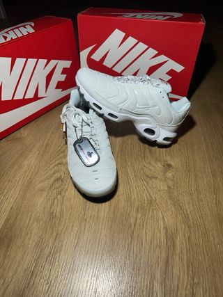 Zapatillas Nike TN Blancas Talla 42