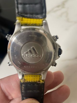 Reloj Adidas Deportivo Negro y Amarillo