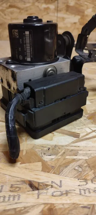 Módulo ABS VW Golf 5 Seat León 2