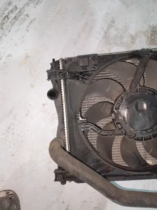 Radiador Nissan con ventilador