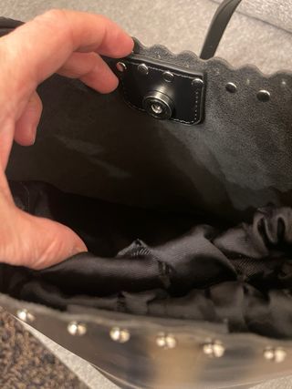 Borsa Carpisa secchiello nera con borchie