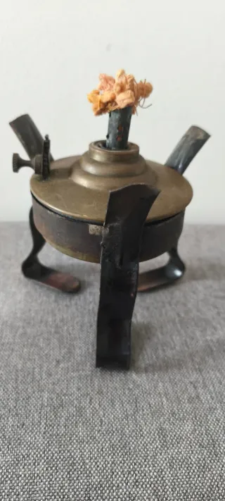 Antiguo infiernillo portátil