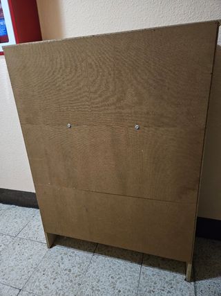 Zapatero de madera beige