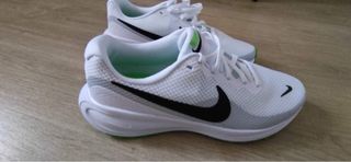 Zapatillas Nike Blancas y Verdes