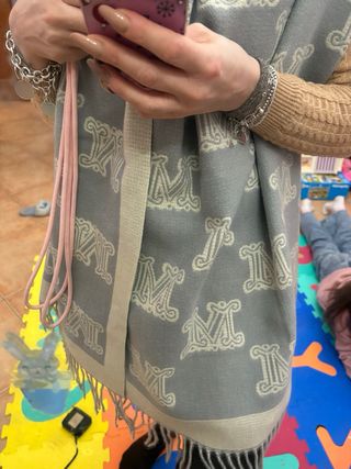 Sciarpa Max Mara grigia con logo