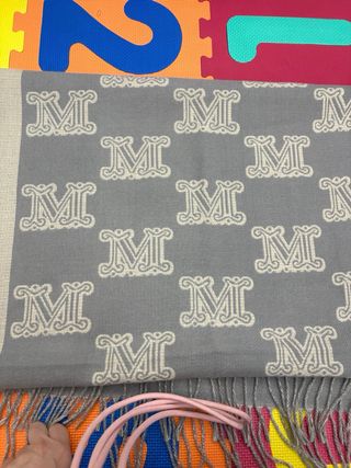 Sciarpa Max Mara grigia con logo