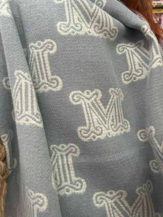 Sciarpa Max Mara grigia con logo