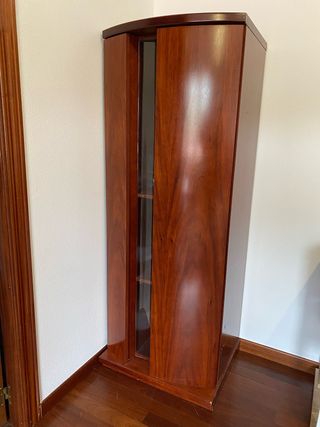 Mueble Vitrina bar botellero de madera y cristal