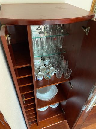 Mueble Vitrina bar botellero de madera y cristal