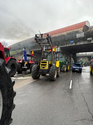 Renault 110-14 con pala