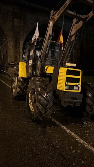 Renault 110-14 con pala