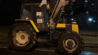 Renault 110-14 con pala