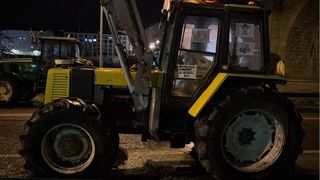 Renault 110-14 con pala