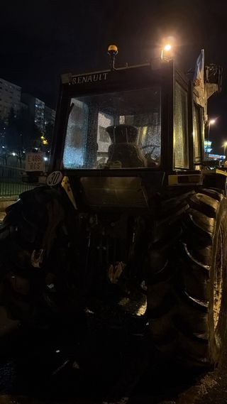 Renault 110-14 con pala