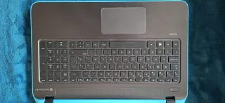 Portátil HP Pavilion azul (pantalla con manchas)