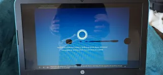 Portátil HP Pavilion azul (pantalla con manchas)