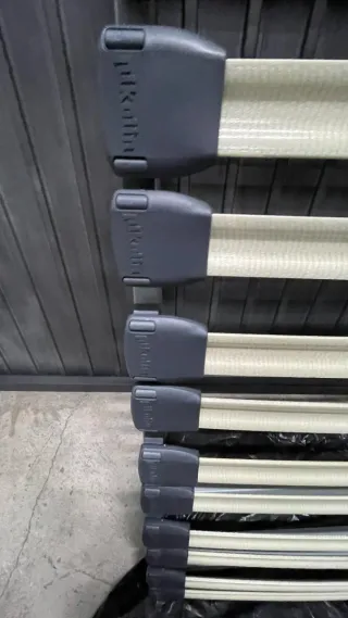 Cama individual metálica blanca con somier