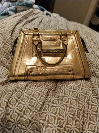 Bolso de mano dorado