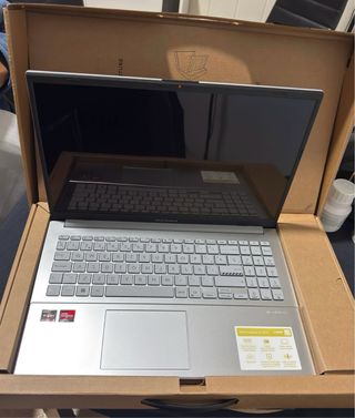 Portátil ASUS Vivobook Go 15 E1504F