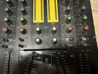 Mesa de mezclas DJ ECLER SMAC 42