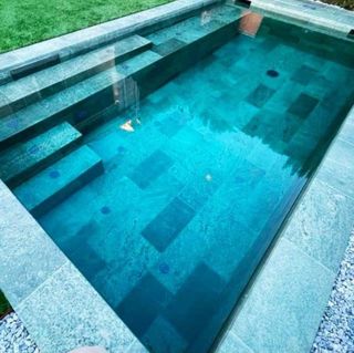 Piscinas de construcción o de poliester