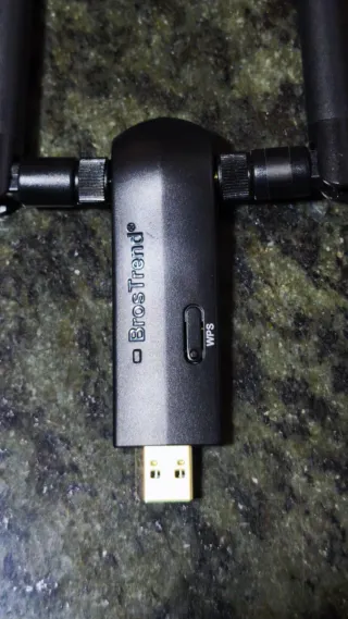 Adaptador WiFi USB BrosTrend AC1200 Dual Band