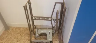 Máquina de coser Wertheim antigua