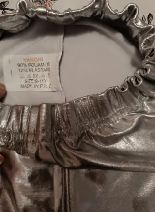 Leggings plateados y camiseta rock T. 9 años