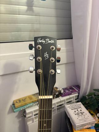 Guitarra Electroacústica Harley Benton + Reposador