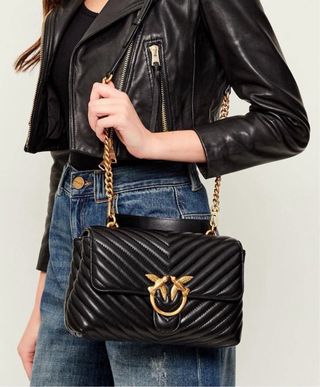 Bolso Pinko Love Lady Puff Cuero Negro.