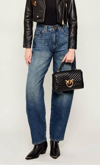 Bolso Pinko Love Lady Puff Cuero Negro.