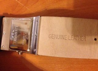 Reloj de pulsera elegante plateado y negro