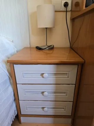 Mesitas de noche madera y blanco