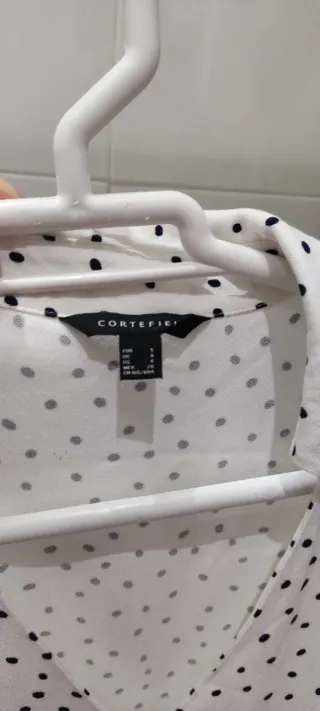 Vestido blanco y negro lunares