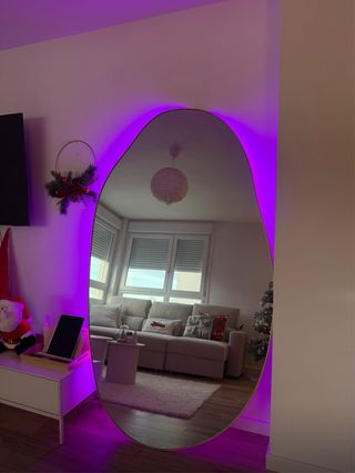 Espejo decorativo dorado con luz LED