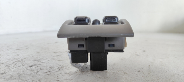 MANDO ELEVALUNAS DELANTERO IZQUIERDO CHRYSLER PT