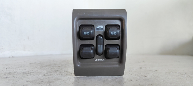 MANDO ELEVALUNAS DELANTERO IZQUIERDO CHRYSLER PT