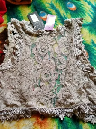 Chaleco de encaje beige/gris sin estrenar