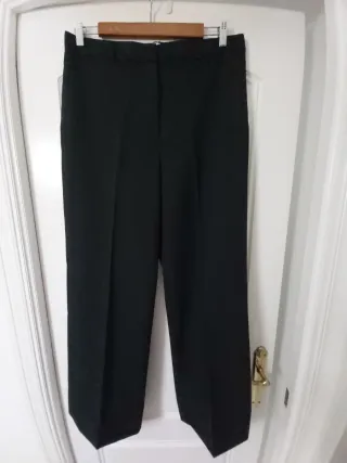 Pantalón negro de pinzas