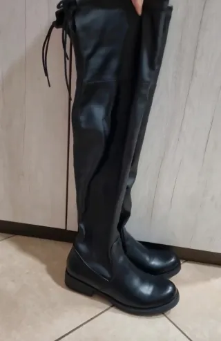 Stivali neri sopra al ginocchio con zip laterale