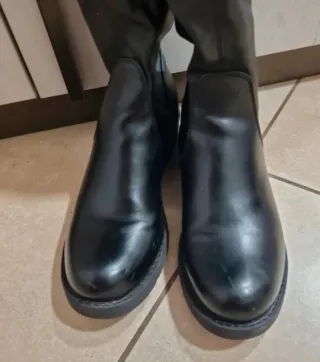 Stivali neri sopra al ginocchio con zip laterale