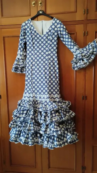 Traje Flamenca Lunares Azul y Blanco