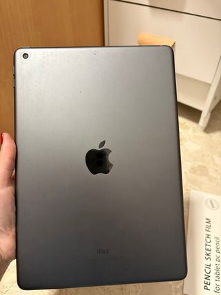 iPad 8ª Gen Plata + Teclado y Lápiz