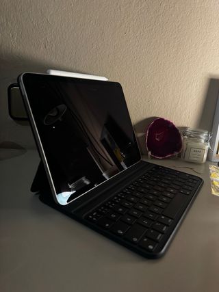 iPad Air 11” 128GB + Apple Pencil + Teclado