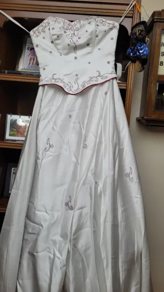 Vestido de Novia Palabra de Honor Bordado