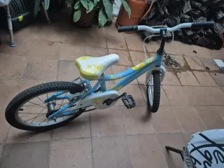 Bicicleta infantil quer azul con flores