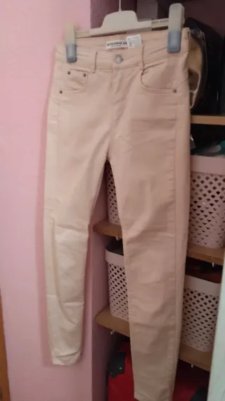 Pantalón vaquero rosa Pull&Bear Talla XS