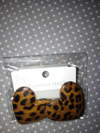 Orecchini a cuore maculati