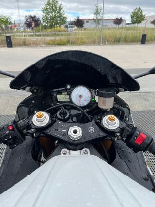 YAMAHA R6